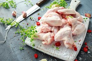 EXPOMEAT 2019 As exportações brasileiras de carne de frango (in natura e processada) subiram 20,6% em julho, na comparação com mesmo mês do ano passado, para 463,1 mil toneladas, o maior volume já...