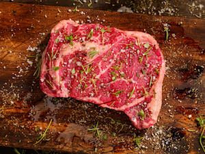 EXPOMEAT 2021 - lll Feira Internacional da Indústria de Processamento de Proteína Animal e Vegetal As exportações brasileiras de carne bovina somaram 1,35 milhão de toneladas nos primeiros 11 meses de 2017, alta de 9% em...