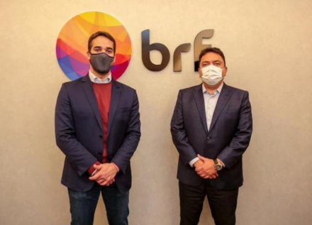 EXPOMEAT 2022 - lll Feira Internacional da Indústria de Processamento de Proteína Animal e Vegetal A BRF anunciou na sexta-feira (06) investimentos de R$ 171 milhões em sua operação no Rio Grande do Sul. Os produtores...
