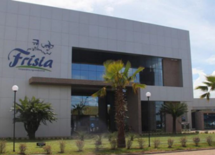 EXPOMEAT 2021 - lll Feira Internacional da Indústria de Processamento de Proteína Animal e Vegetal A cooperativa paranaense Frísia fechou o primeiro semestre com receita líquida de R$ 2,472 bilhões, a maior para o...